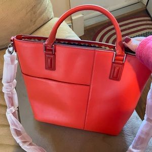 New with tags leather Vera Bradley short handles and a long strap